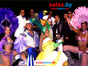 Azúcar Cubana, Salsa-Band aus Oberbayern, mit Tänzerinnen